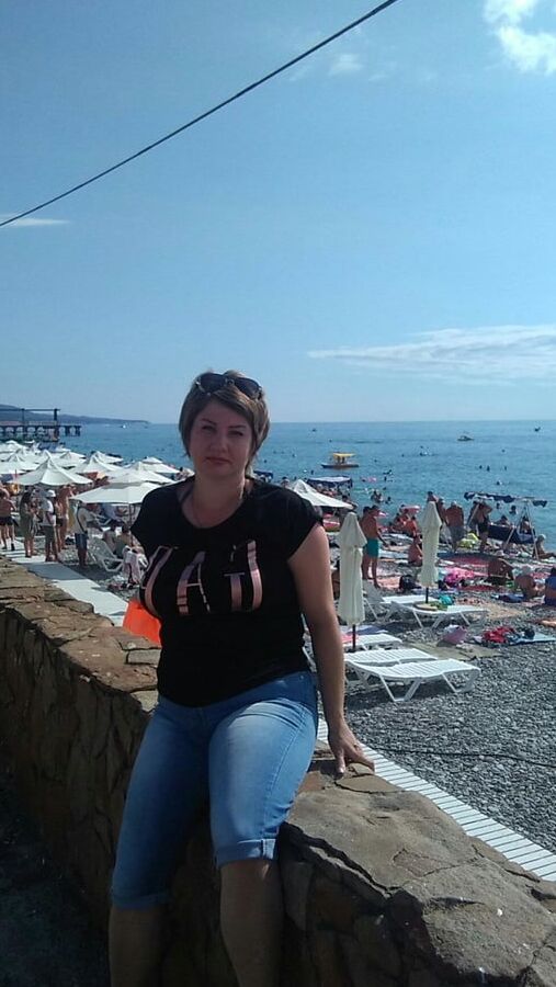 Milfs with calves from social networks