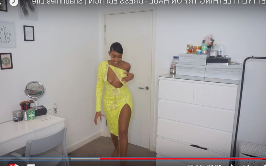 Shaunnie&;s Life Shaunnie_xoxo Youtuber Instagram Nip Slip