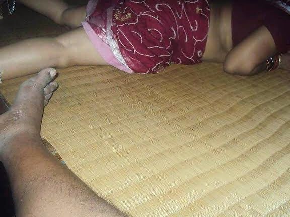 Desi MILFs hidden image