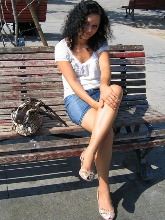 Brunette Wife in Vacancy