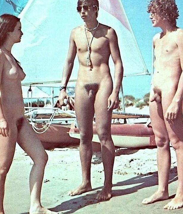 Naked Vintage Girls
