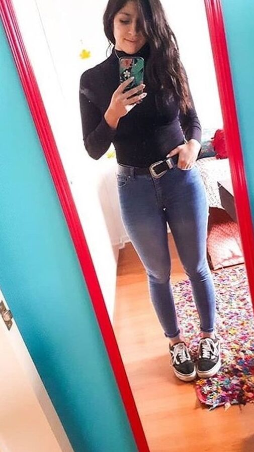 Hot Busty figure NRI nude selfies to best friend ()