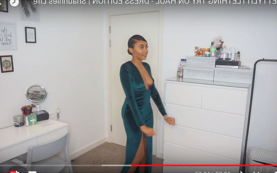 Shaunnie&;s Life Shaunnie_xoxo Youtuber Instagram Nip Slip