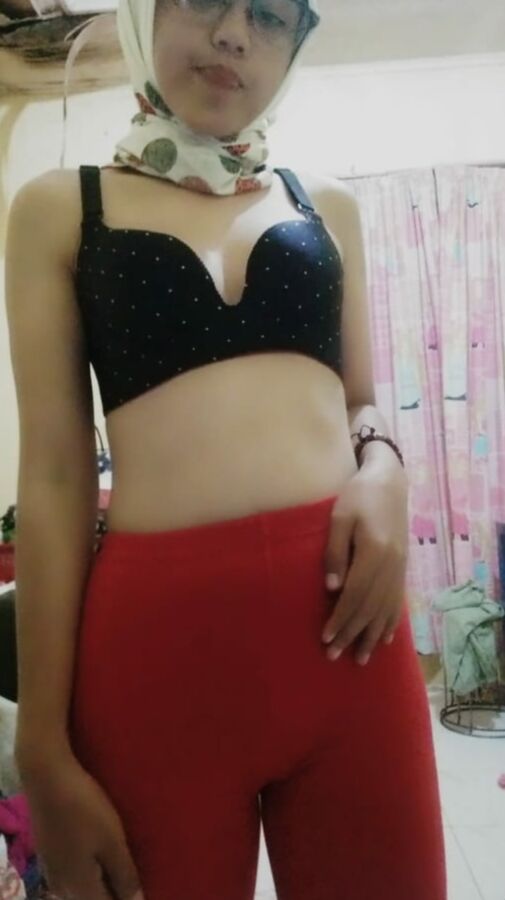 Hijab Kacamata