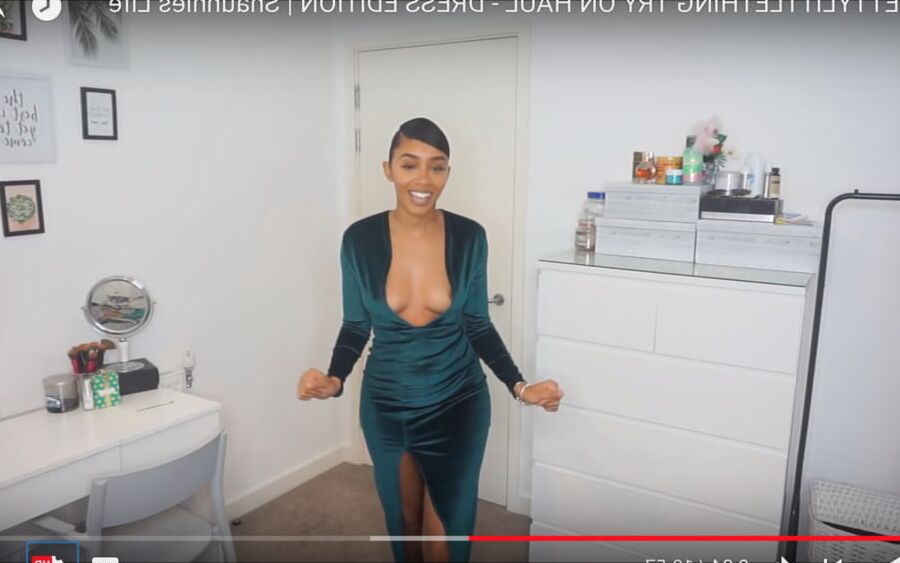 Shaunnie&;s Life Shaunnie_xoxo Youtuber Instagram Nip Slip