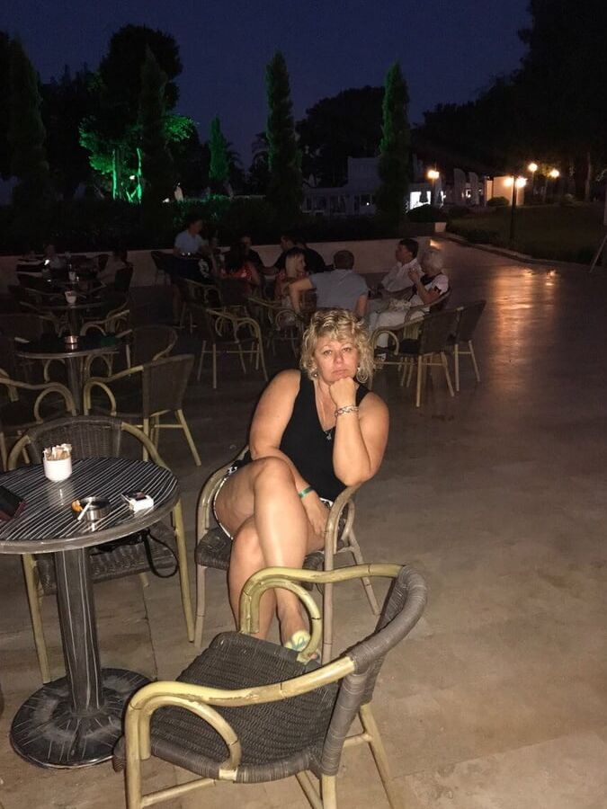Milfs with calves from social networks