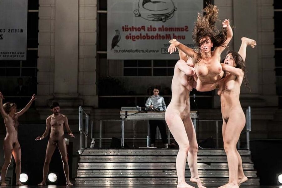 naked in a museum