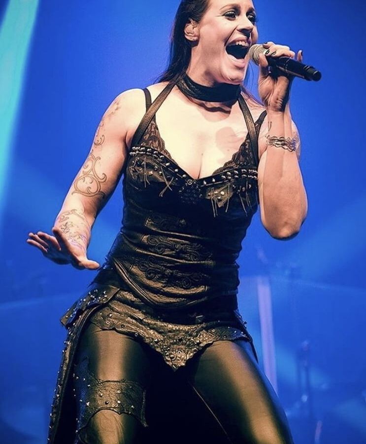 Female celebs - Floor Jansen