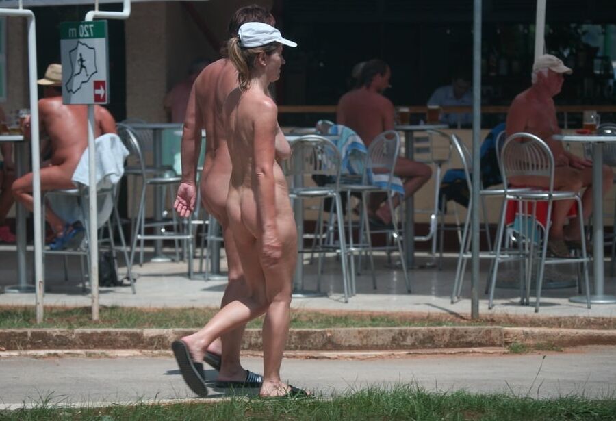 Retro Couples and Milfs in Fkk Resort Croatia