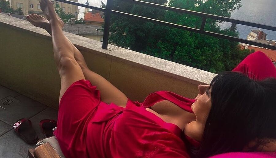 Classy Serbian Legs Queen-Mileva
