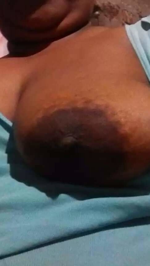 mahatha aunty boobs