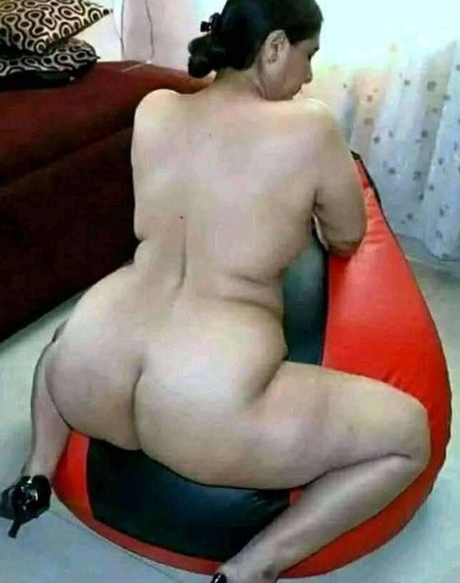 Big ass aunty