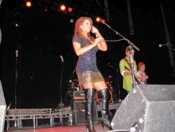 Female Celebrity Boots &amp; Leather - Robin Meade