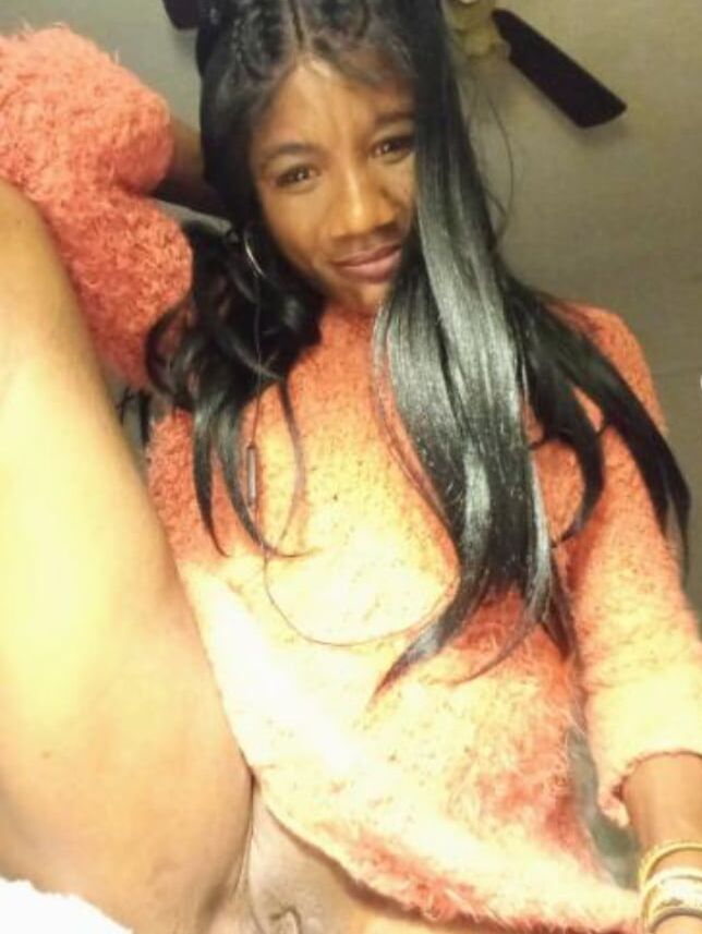 Local FL bar whore and cum receptacle
