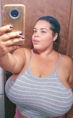 Huge boobed BBW goddess