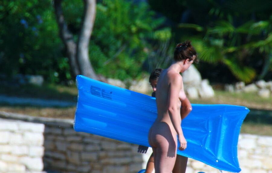 Retro Couples and Milfs in Fkk Resort Croatia