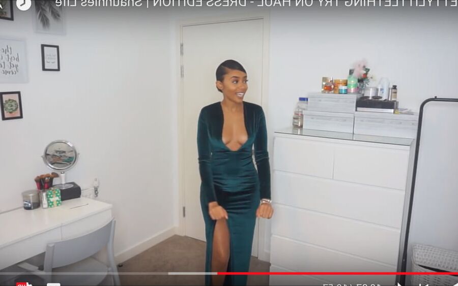 Shaunnie&;s Life Shaunnie_xoxo Youtuber Instagram Nip Slip