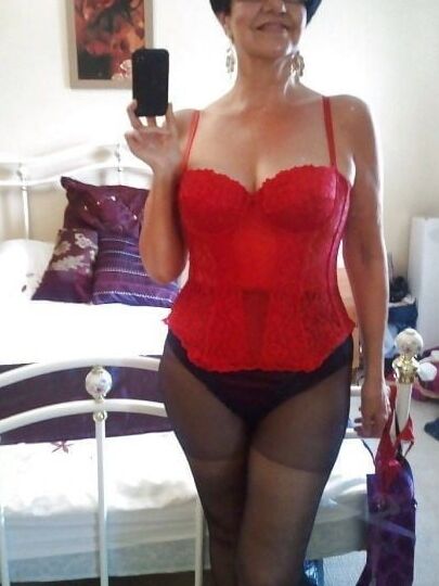 Sexy Mature selfie