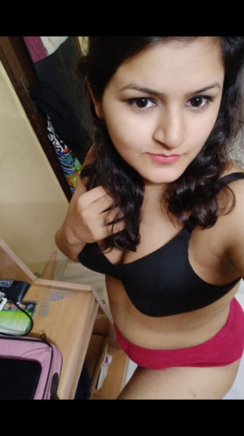 posting pak girl nudes soon , ex indian model