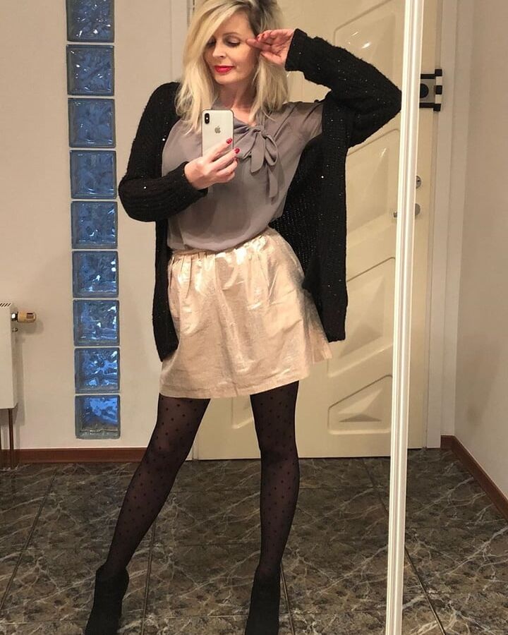 My hot amateur Neighborwife makes selfies in nylon