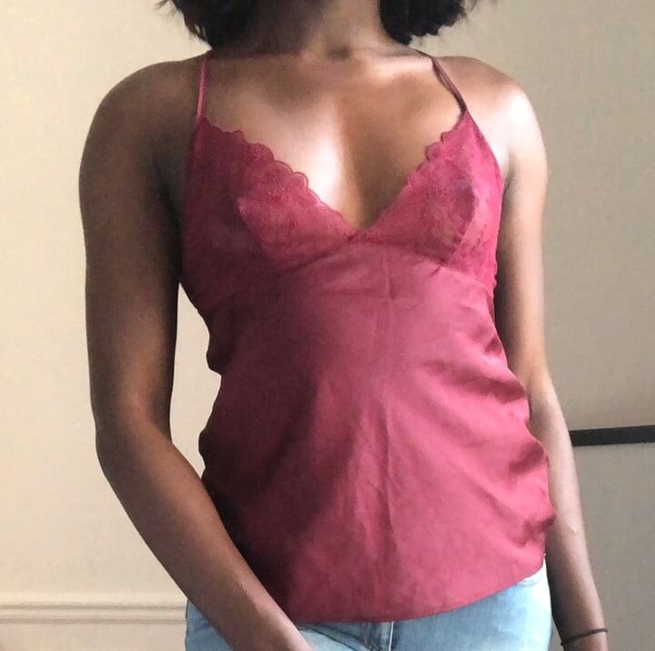 Des coquines de vinted en maillot, soutif et string