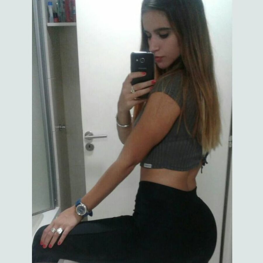 Pendeja cheta calienta pijas (Parte )