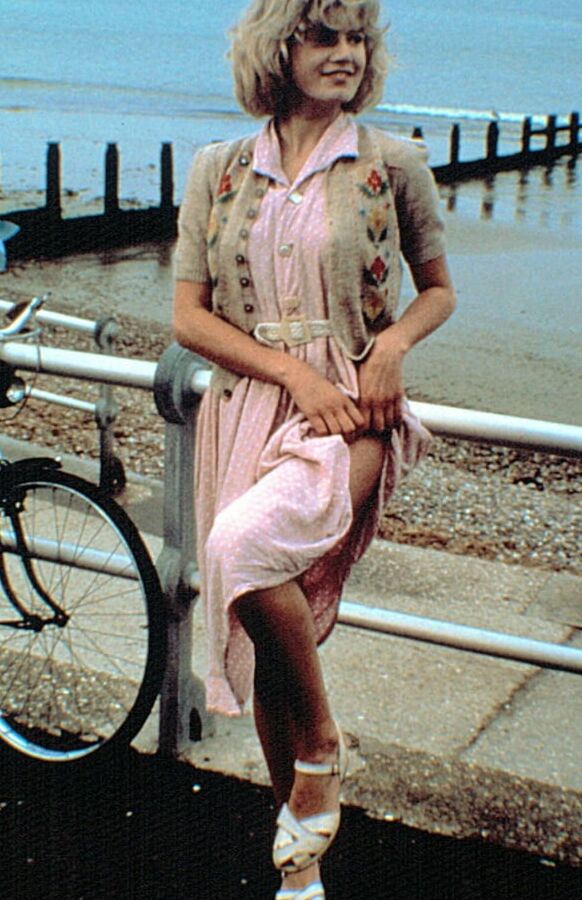 Actress Emily Lloyd