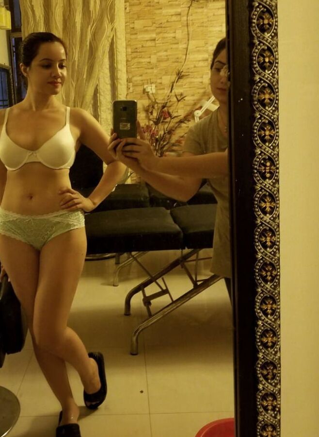 Rabi Pirzada Pakistani Actress