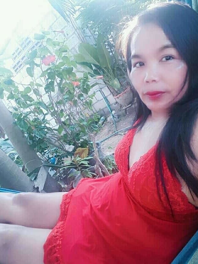 Ibu memakai baju tidur sexy