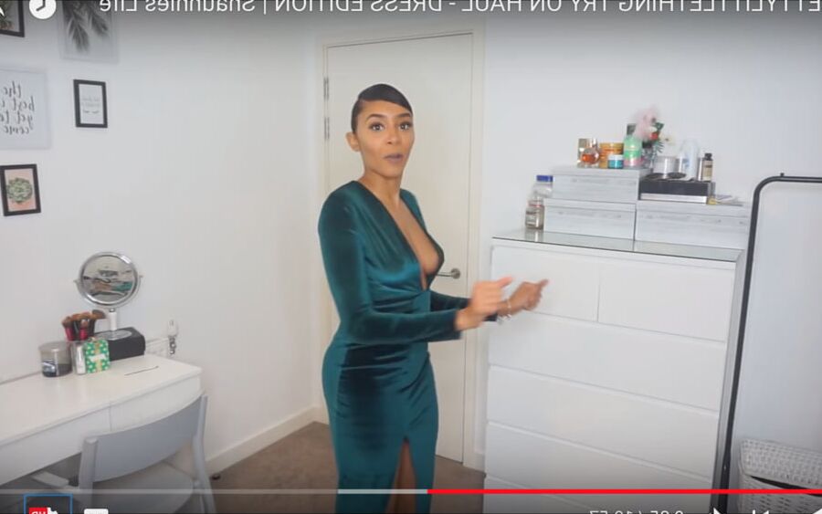 Shaunnie&;s Life Shaunnie_xoxo Youtuber Instagram Nip Slip