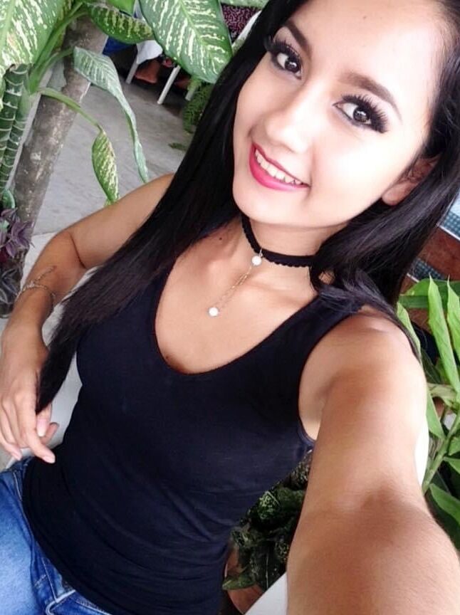 Yari Castellanos conejita