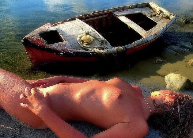 Nude Boat.