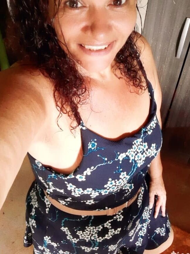 ROSI FARIAS CULONA PIERNAS HERMOSA MADURA ASS MATURE