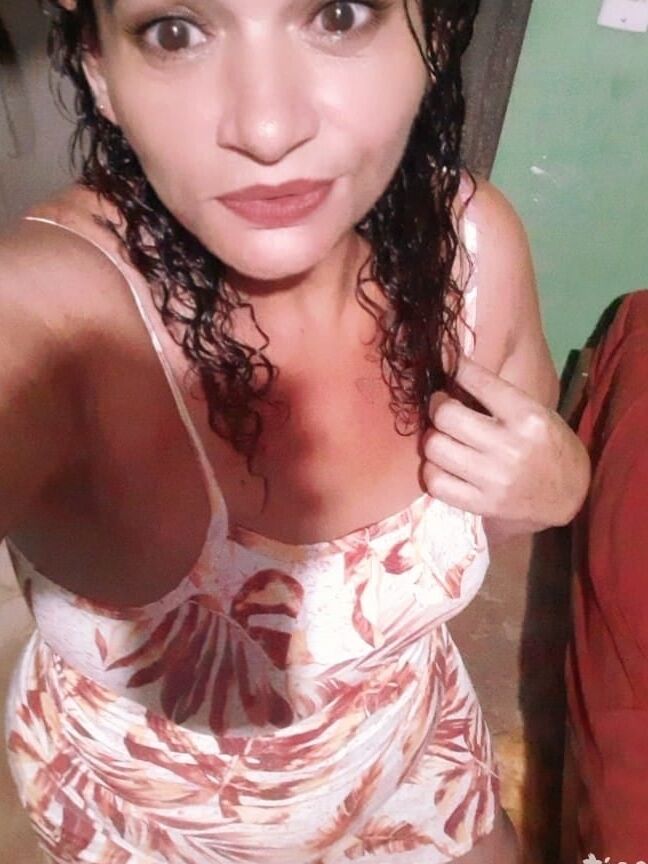 ROSI FARIAS CULONA PIERNAS HERMOSA MADURA ASS MATURE