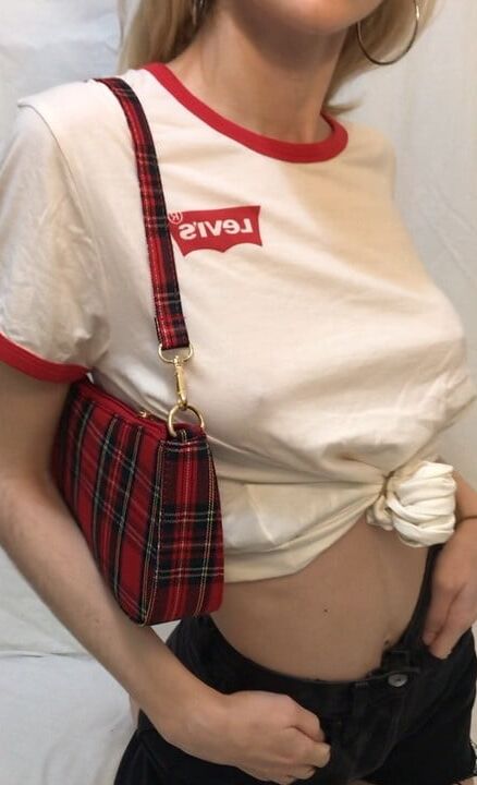 Des coquines de vinted en maillot, soutif et string