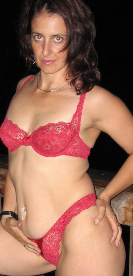 Italian-American MILF posing