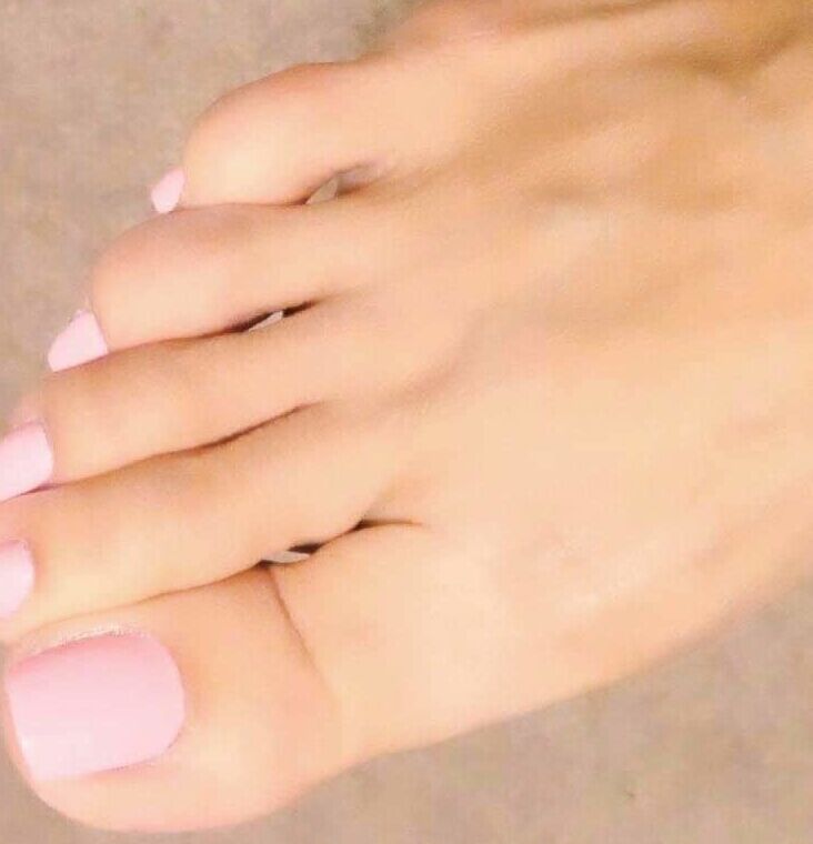SEXY MILF love FEETs