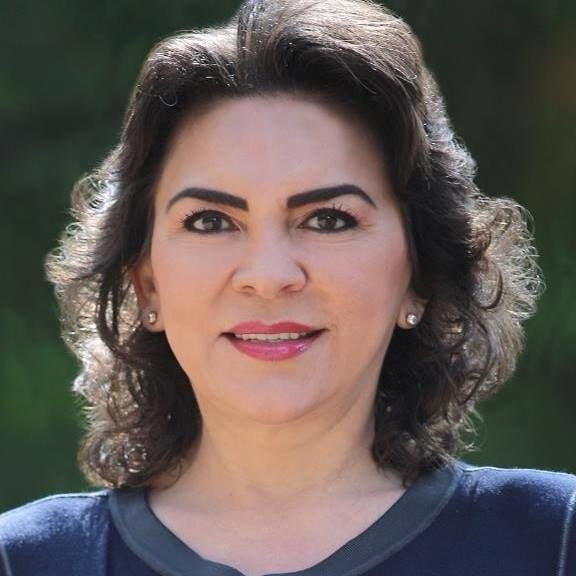 Politica culona y tetona