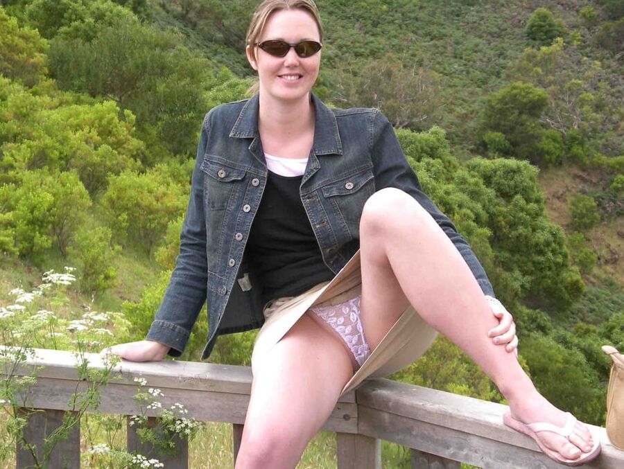 Fun Blonde Hotwife