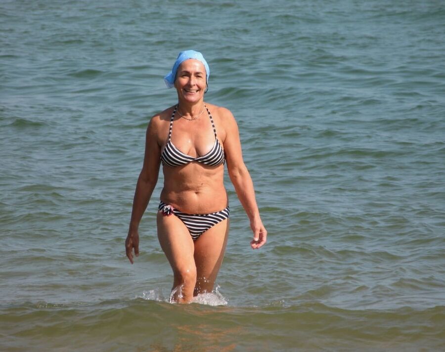 Kerstin im Bikini