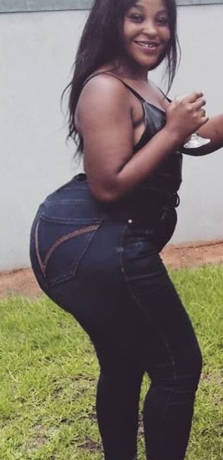 Huge booty slim thick pear Thandazzy