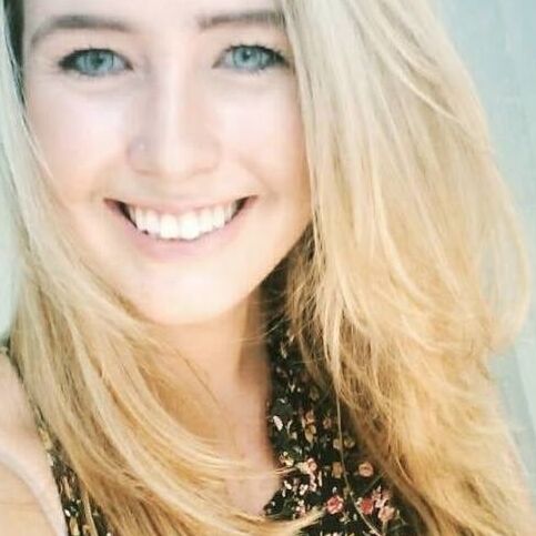 Blonde Beauty, Big Insertions In Both Holes