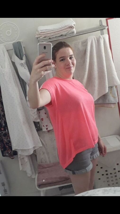 margot salope poilue