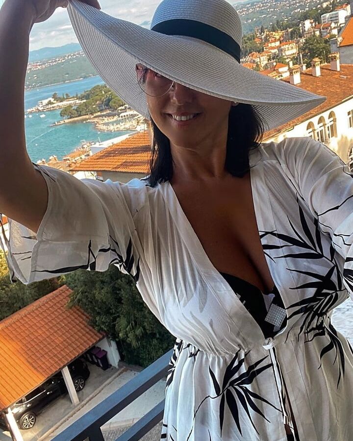 Classy Serbian Legs Queen-Mileva