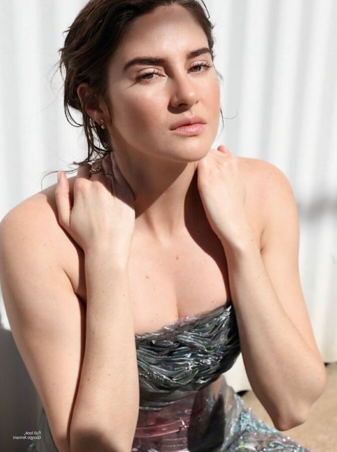 Shailene Woodley is a very beautiful woman.