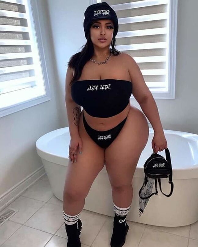 curvy n thick