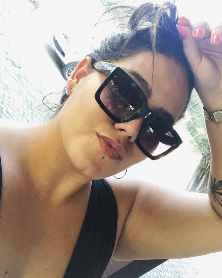 Gostosa cara de safada (cum &amp; comments)