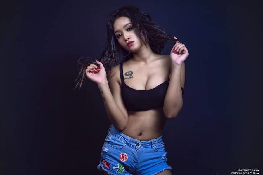 BENGALI GLAMOROUS BABE