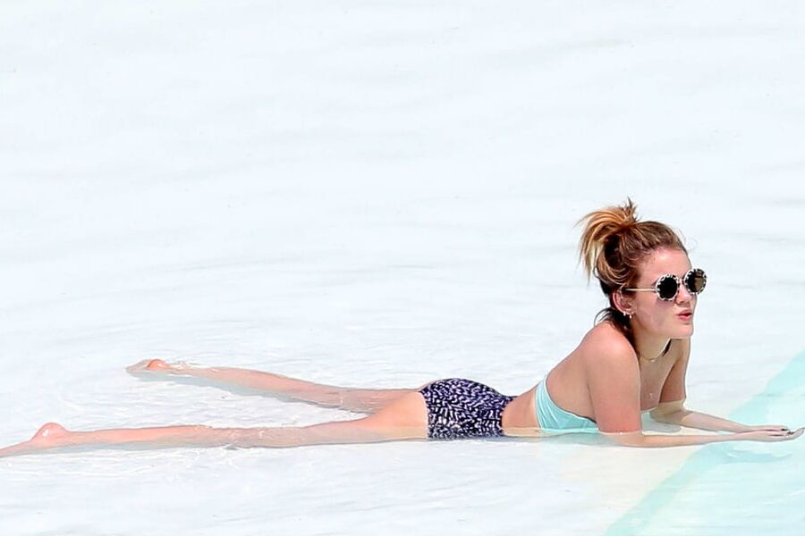 Lucy Hale pretty little thing!