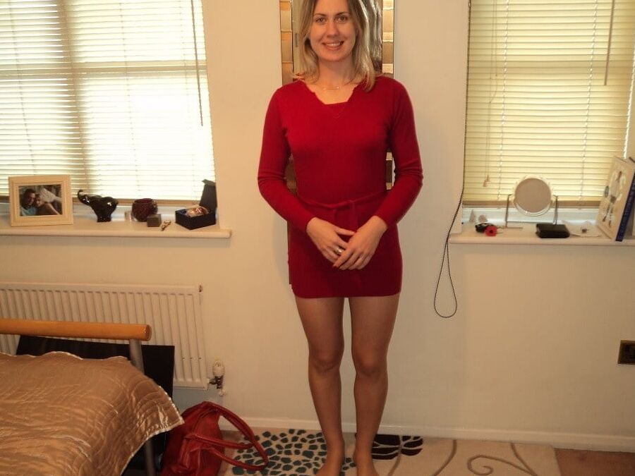 gorgeous uk leggy milf